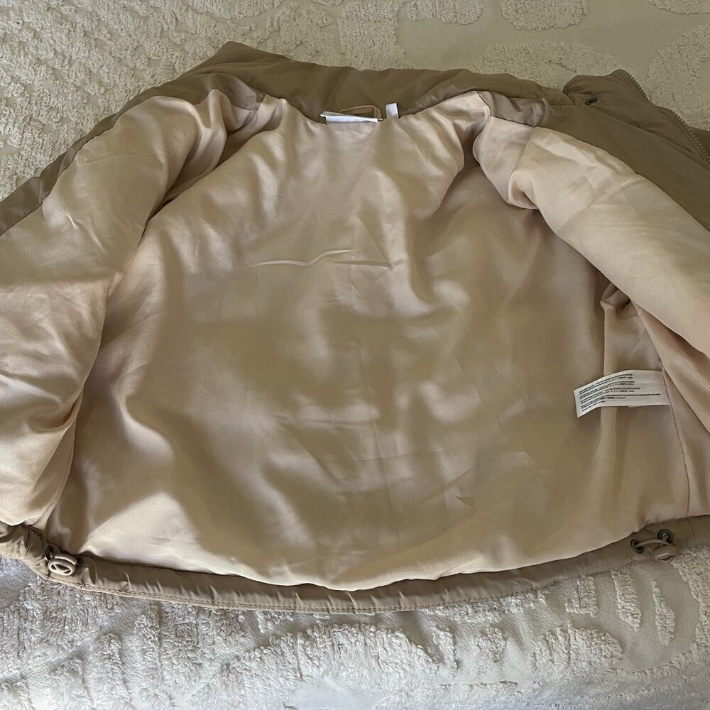 THE FIFTH LABEL Remake Cropped Boxy Puffer Coat in Beige – Size XS / 0-2 - Picture 5 of 9